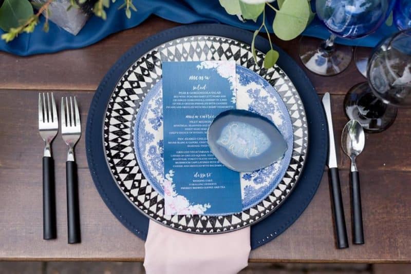 Place-settings-add-color-to-wedding