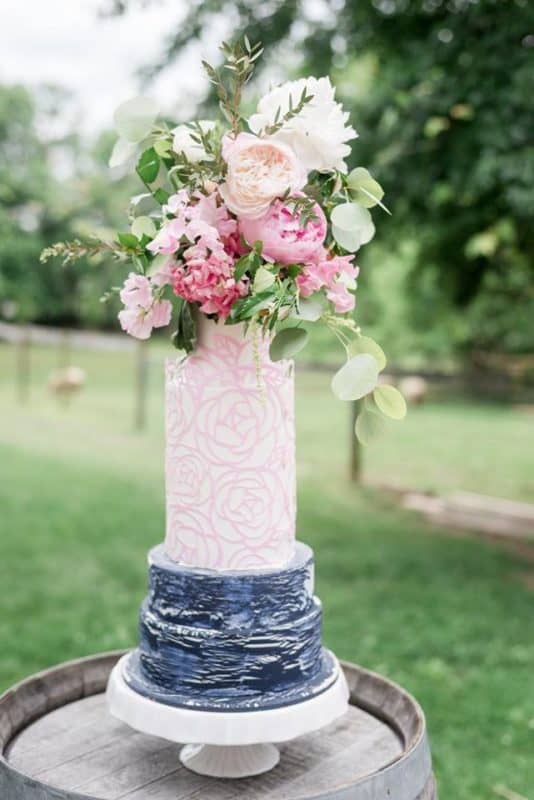 Cake-add-color-to-wedding