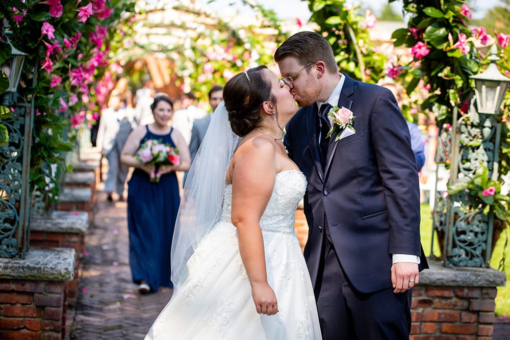 Amelia-and-Jesse-The-Manor