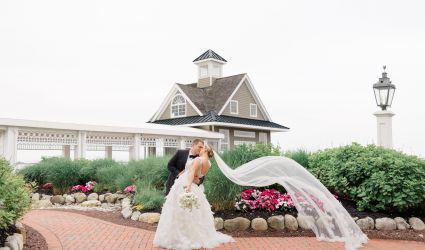 A Waterfront Wedding Focused on Friendship With White, Pink & Blue Florals