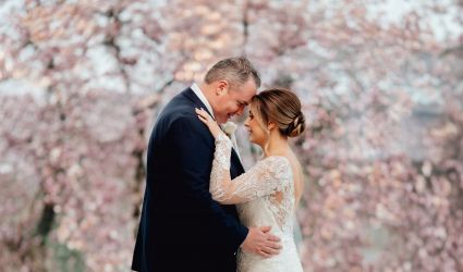 This Couple Paid Tribute to The Restaurant Where They Met