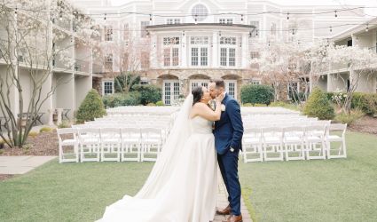 A Romantic Wedding With Soft Spring Colors and Cozy Vibes
