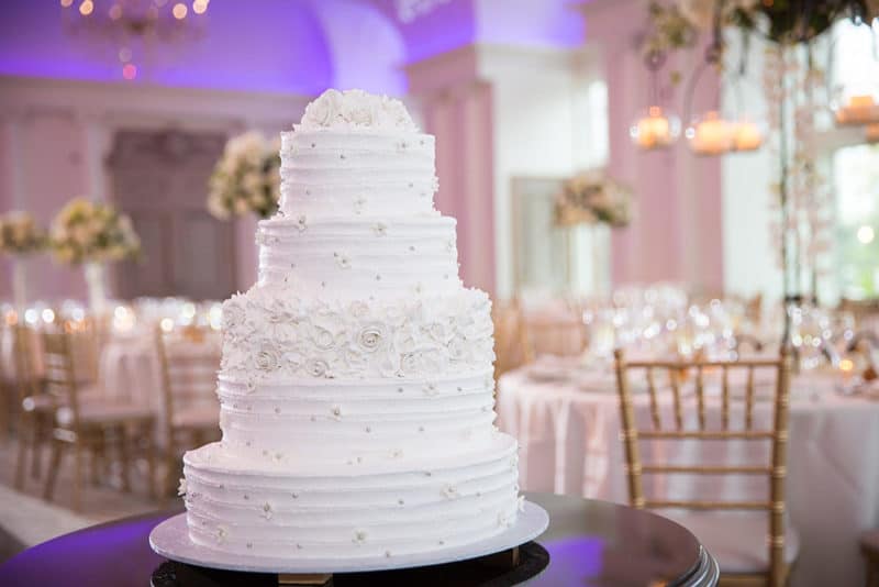Tarah-Steve-Real-Wedding-Park-Chateau-cake
